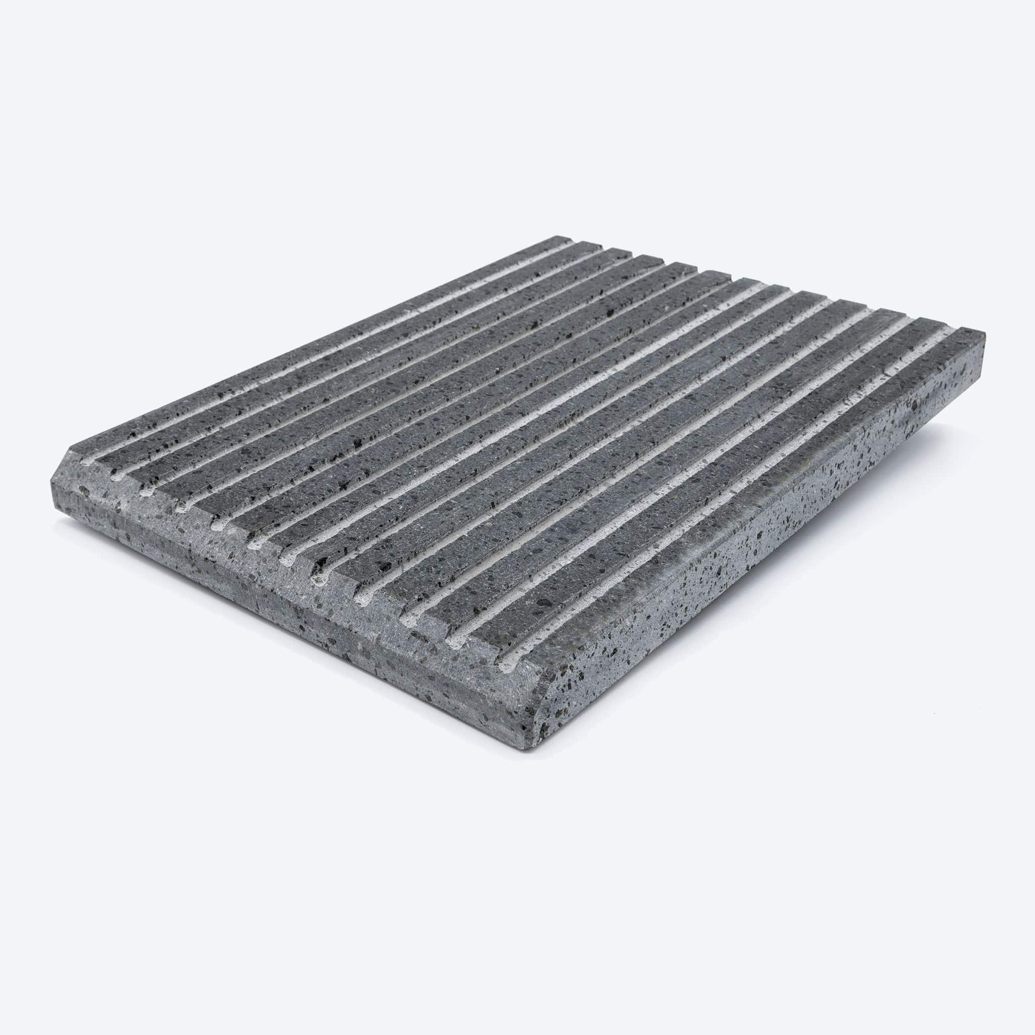 Piastra refrattaria in pietra lavica per barbecue 39X30X3 cm con scanalatura verticale
